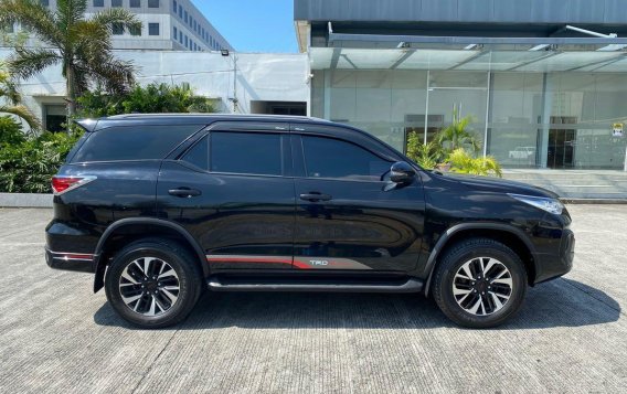 Selling Black Toyota Fortuner 2018 in Pasig-4