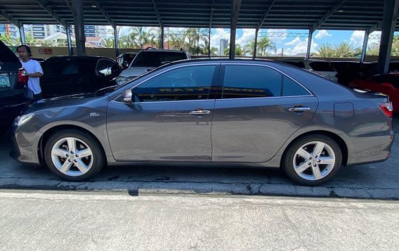 Selling Silver Toyota Camry 2016 in Manila