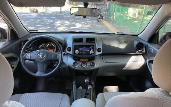 Selling White Toyota RAV4 2012 in Las Piñas-4