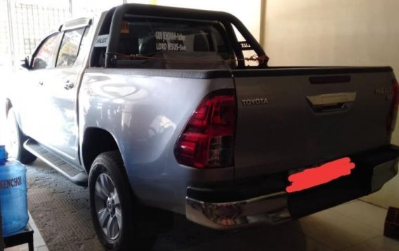 Silver Toyota Hilux 2017 for sale in Quezon -5