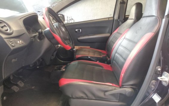 Selling Black Toyota Wigo 2016 in Las Piñas-7