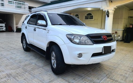 Sell White 2007 Toyota Fortuner in Quezon City-1