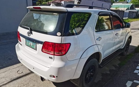 White Toyota Fortuner 2008 for sale in Manila-3