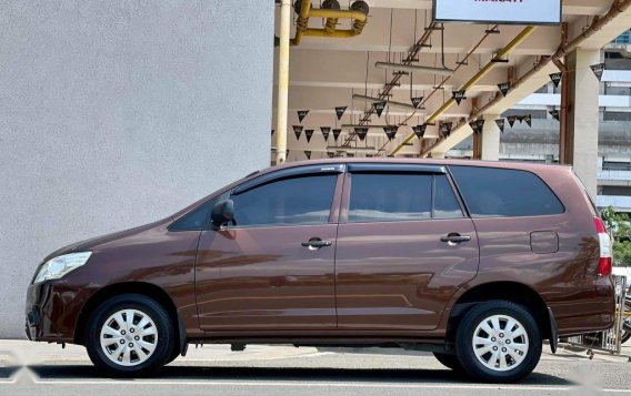 Sell Brown 2014 Toyota Innova in Makati-4