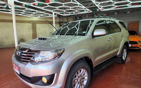 Selling Silver Toyota Fortuner 2013 in Quezon City-1