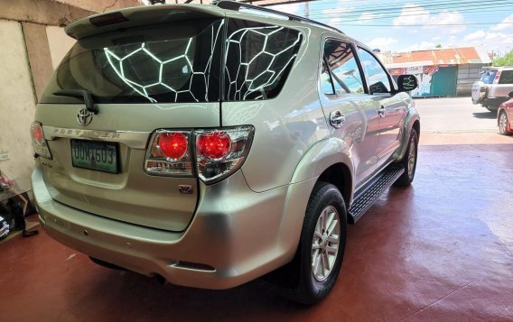 Selling Silver Toyota Fortuner 2013 in Quezon City-3