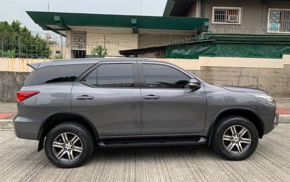 Grey Toyota Fortuner 2017 for sale in Automatic-4
