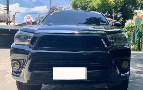 Sell Black 2017 Toyota Hilux in Quezon City-2