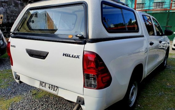 Selling White Toyota Hilux 2016 in Caloocan-4