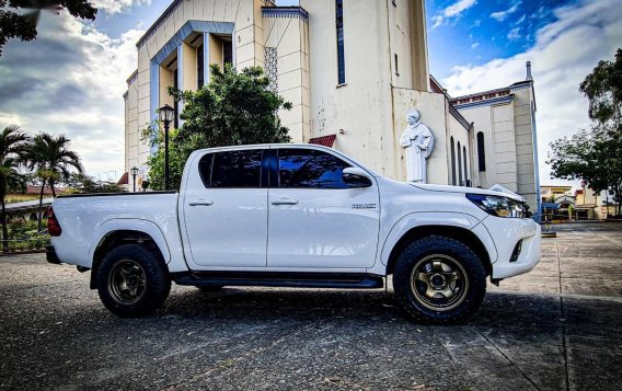 White Toyota Hilux 2019 for sale in Automatic-1