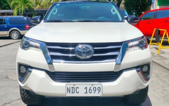 Selling White Toyota Fortuner 2017 in Pasig-1