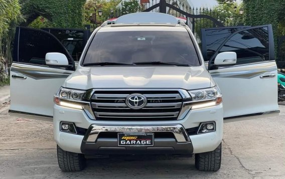 White Toyota Land Cruiser 2019 for sale in Automatic-2