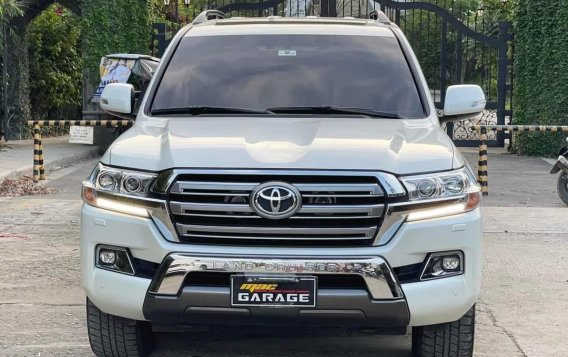 White Toyota Land Cruiser 2019 for sale in Automatic-5