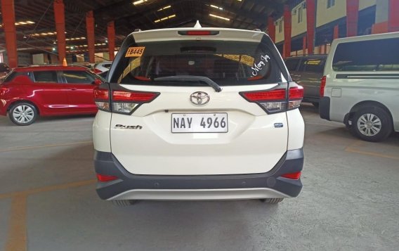 Selling White Toyota Rush 2018 in Quezon City-3