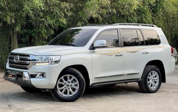 White Toyota Land Cruiser 2019 for sale in Automatic-3