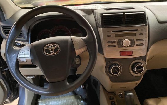 Grey Toyota Avanza 2012 for sale in Automatic-5