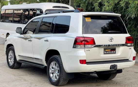 White Toyota Land Cruiser 2019 for sale in Automatic-6