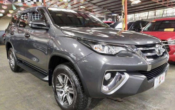 Selling Grey Toyota Fortuner 2020 in Pasig-6