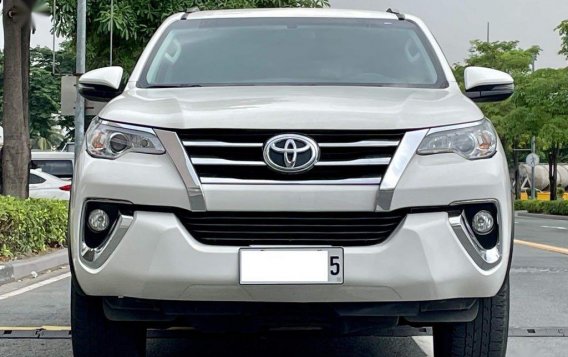 White Toyota Fortuner 2019 for sale in Makati-1