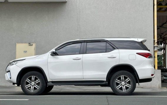 White Toyota Fortuner 2019 for sale in Makati-2