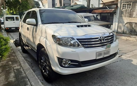 Pearl White Toyota Fortuner 2015 for sale in Manila-2