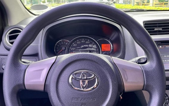 2017 Toyota Wigo  1.0 G MT in Makati, Metro Manila-4