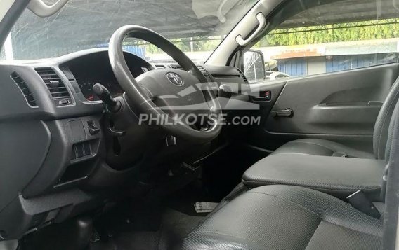 2016 Toyota Hiace in Pasay, Metro Manila-6