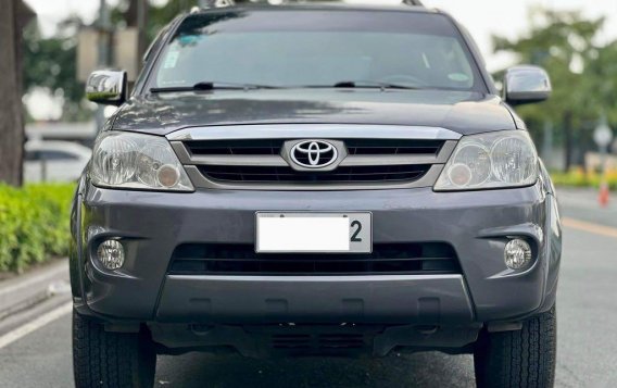 Purple Toyota Fortuner 2006 for sale in Makati-2