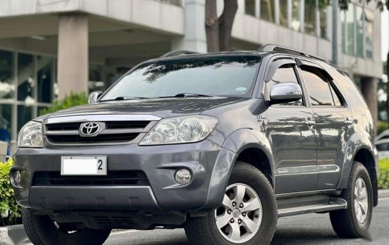 Purple Toyota Fortuner 2006 for sale in Makati-9