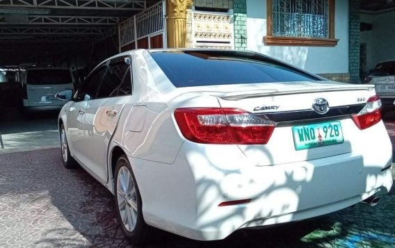 Pearl White Toyota Camry 2014 for sale in Automatic-4