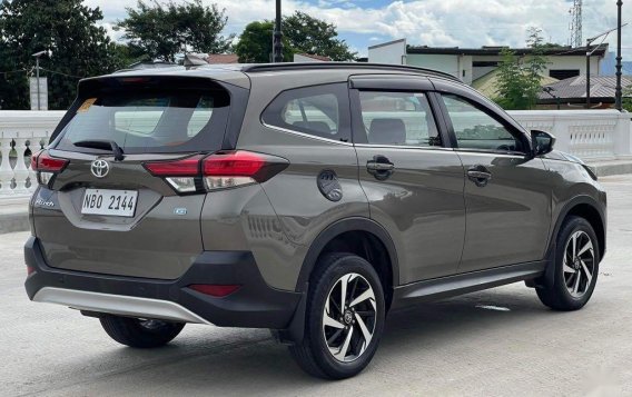 Selling Silver Toyota Rush 2019 in Parañaque-4
