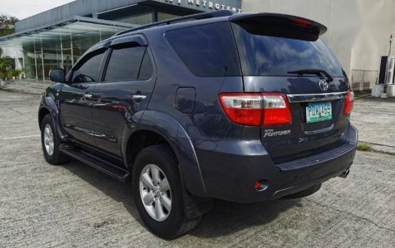 Sell Purple 2011 Toyota Fortuner in Manila-2