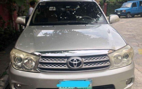 Sell Purple 2010 Toyota Fortuner in Quezon City-1