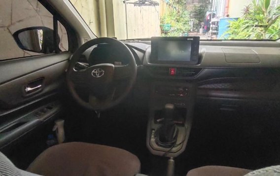 Selling Purple Toyota Avanza 2022 in Las Piñas