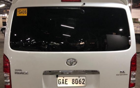 Selling Pearl White Toyota Grandia 2018 in Quezon City-2