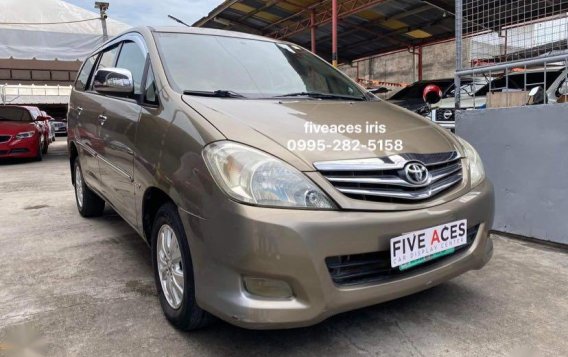 Purple Toyota Innova 2011 for sale in Mandaue-2