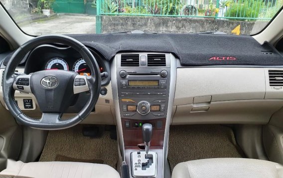 Selling Purple Toyota Altis 2011 in Mandaluyong-9