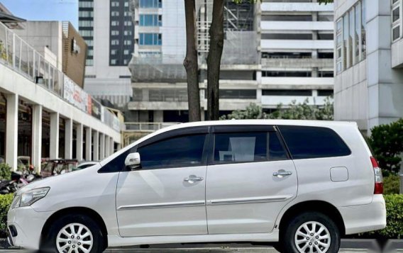 Selling Purple Toyota Innova 2015 in Makati-3