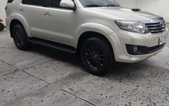Purple Toyota Fortuner 2014 for sale in Quezon City-3