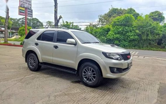 Purple Toyota Fortuner 2014 for sale in Automatic-9