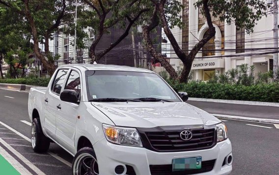 Sell Purple 2014 Toyota Hilux in Quezon City-0