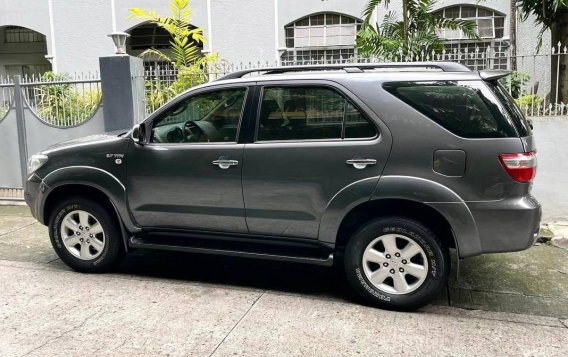 Purple Toyota Fortuner 2010 for sale in Automatic-2