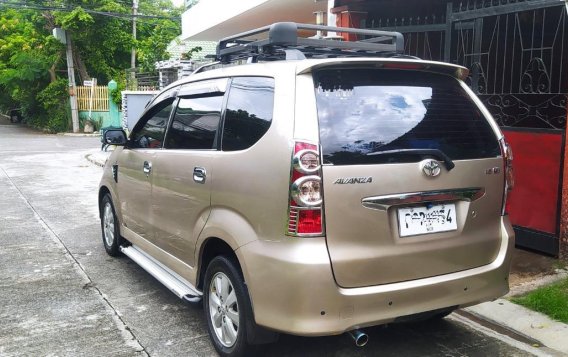 Selling Purple Toyota Avanza 2022 in Manila-4