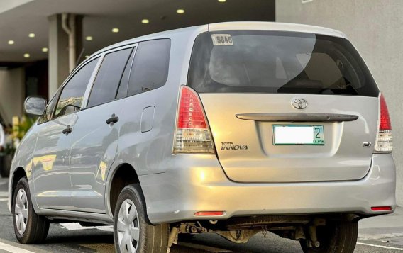 2011 Toyota Innova  2.0 J Gas MT in Makati, Metro Manila-7