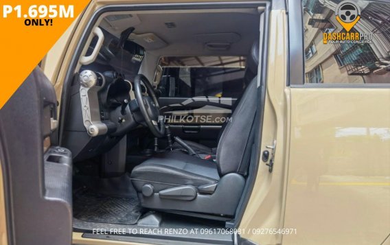 2016 Toyota FJ Cruiser  4.0L V6 in Manila, Metro Manila-5