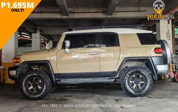 2016 Toyota FJ Cruiser  4.0L V6 in Manila, Metro Manila-13