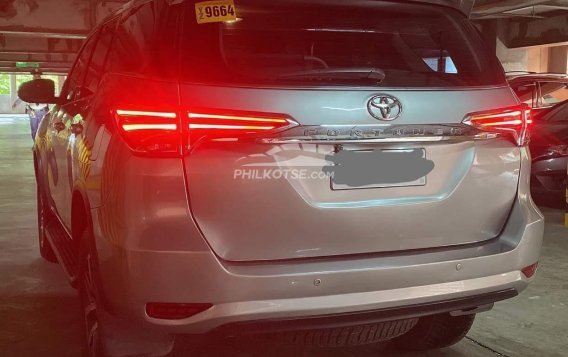 2016 Toyota Fortuner  2.4 V Diesel 4x2 AT in Makati, Metro Manila-5