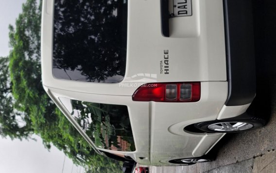 2019 Toyota Hiace  Commuter 3.0 M/T in Caloocan, Metro Manila-5