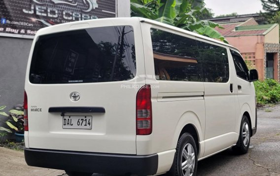 2019 Toyota Hiace  Commuter 3.0 M/T in Caloocan, Metro Manila-4