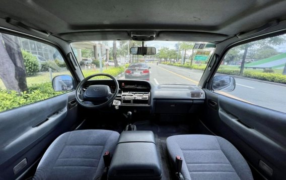 2002 Toyota Hiace Super Grandia in Makati, Metro Manila-8